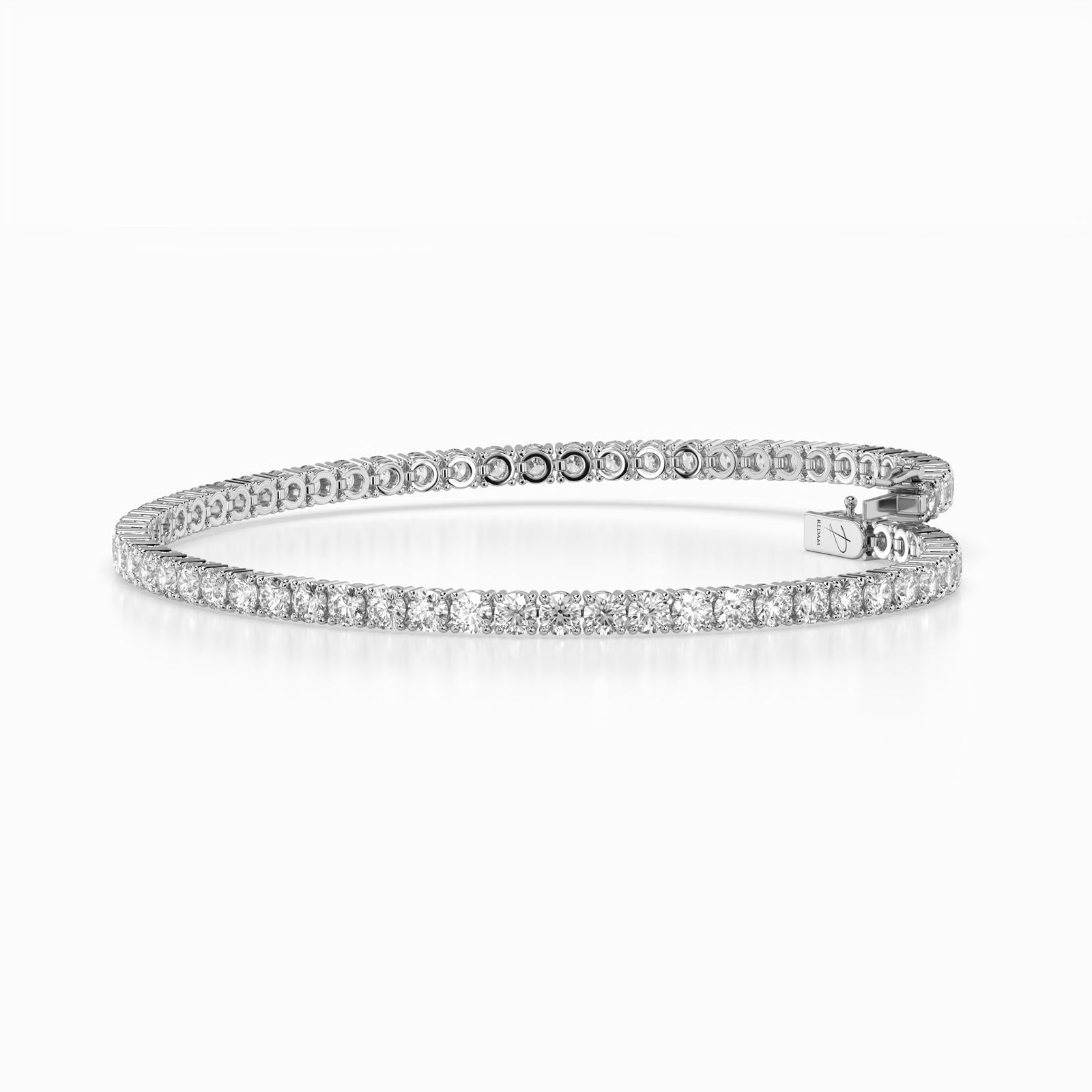 The Timeless Appeal of Custom Luxury Jewelry: Why Personalization and Engraving Elevate Your Jewelry Experience