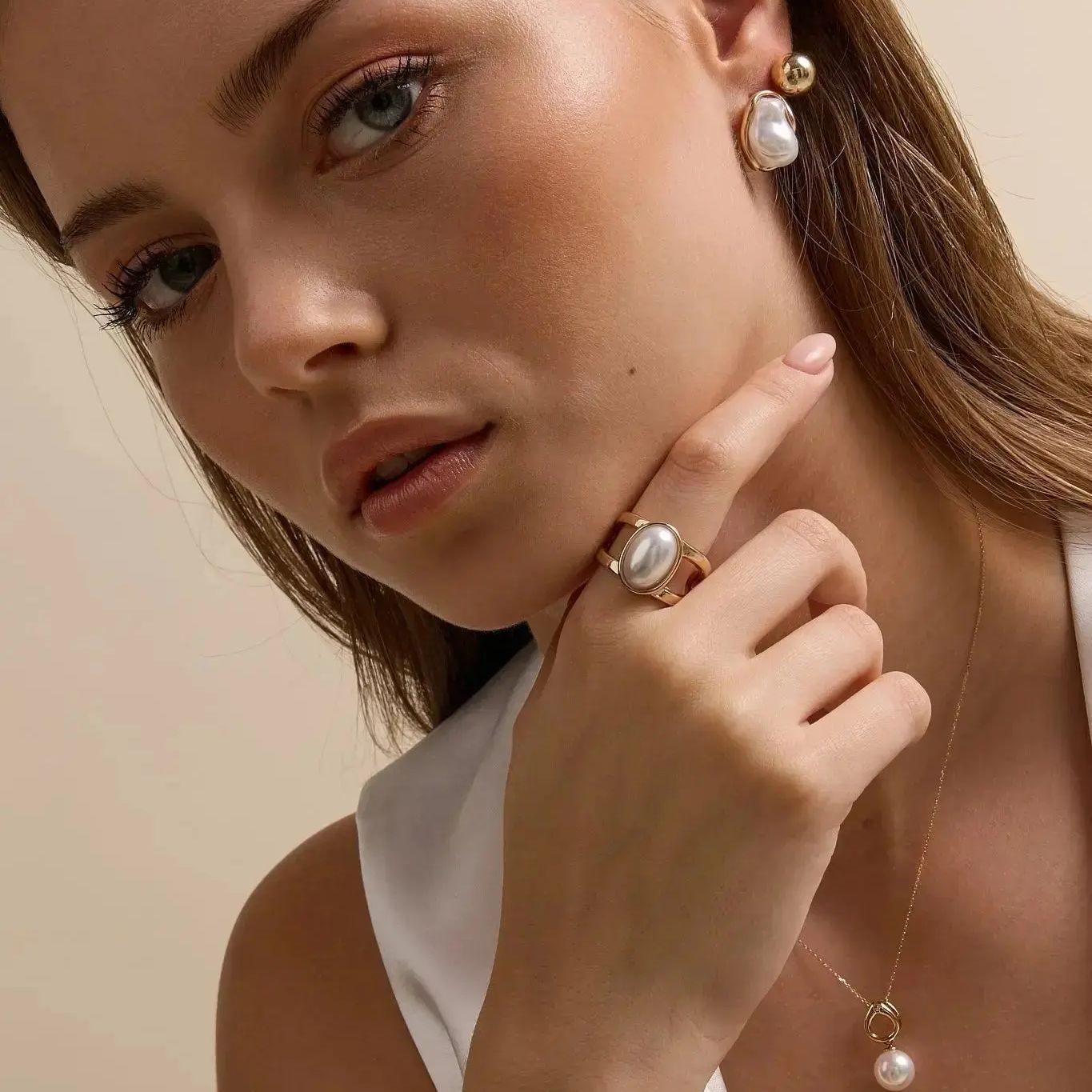 Necklace with Akoya Saltwater Pearls in Pendant by REDAM JEWELRY